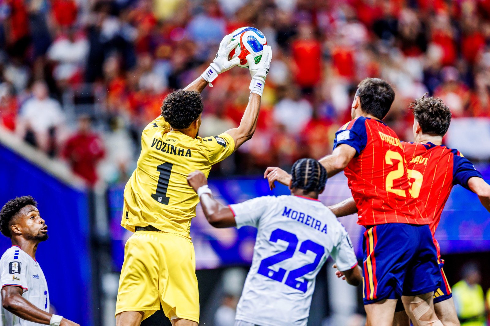 Vozinha Save vs Spain